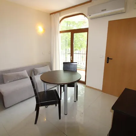 Apartment Menada Green Hills Apartments
