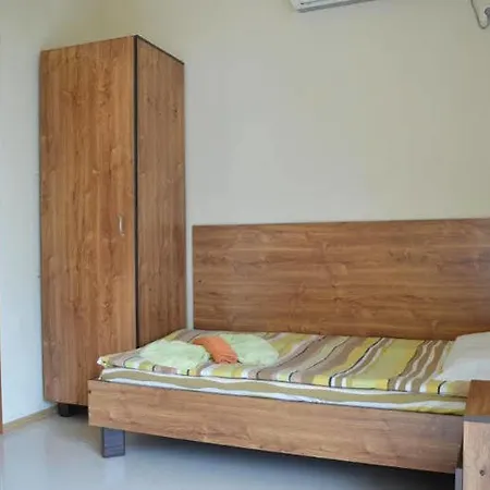 Menada Green Hills Apartments *
