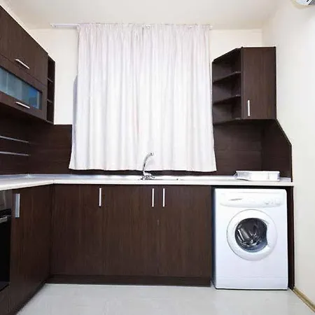 Menada Green Hills Apartments