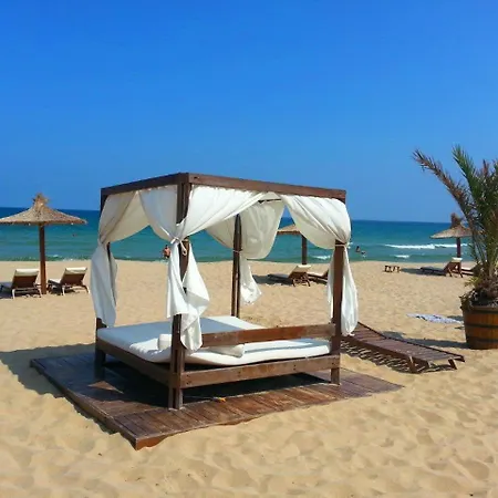 Menada Hills アパート