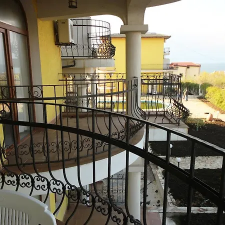 Menada Green Hills Apartments * Sozopol